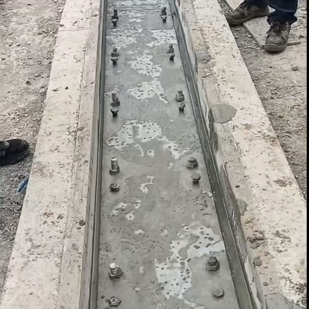 涟源港口码头起重机龙门吊重型机械设备稳固用早强快凝轨道胶泥